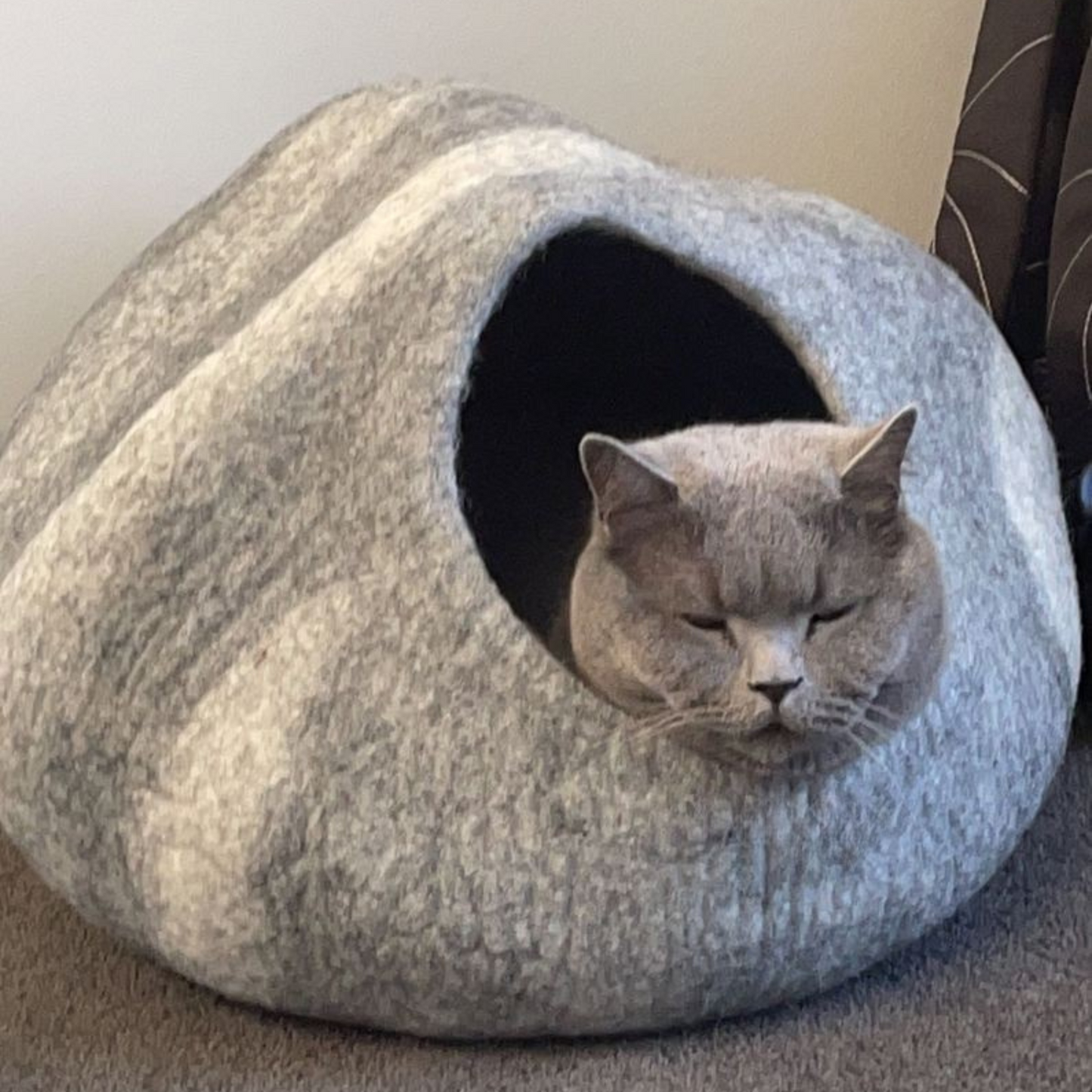 Pryde Pets Handmade Felt Cat Cave Light Grey