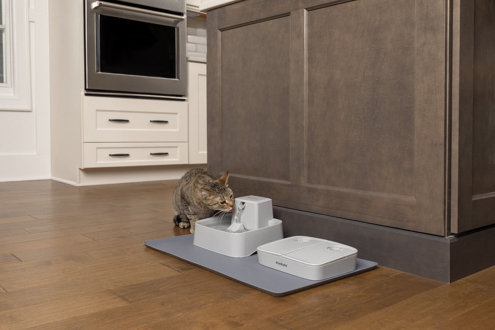 Petsafe Fountain and Feeder Mat (Brown Box)