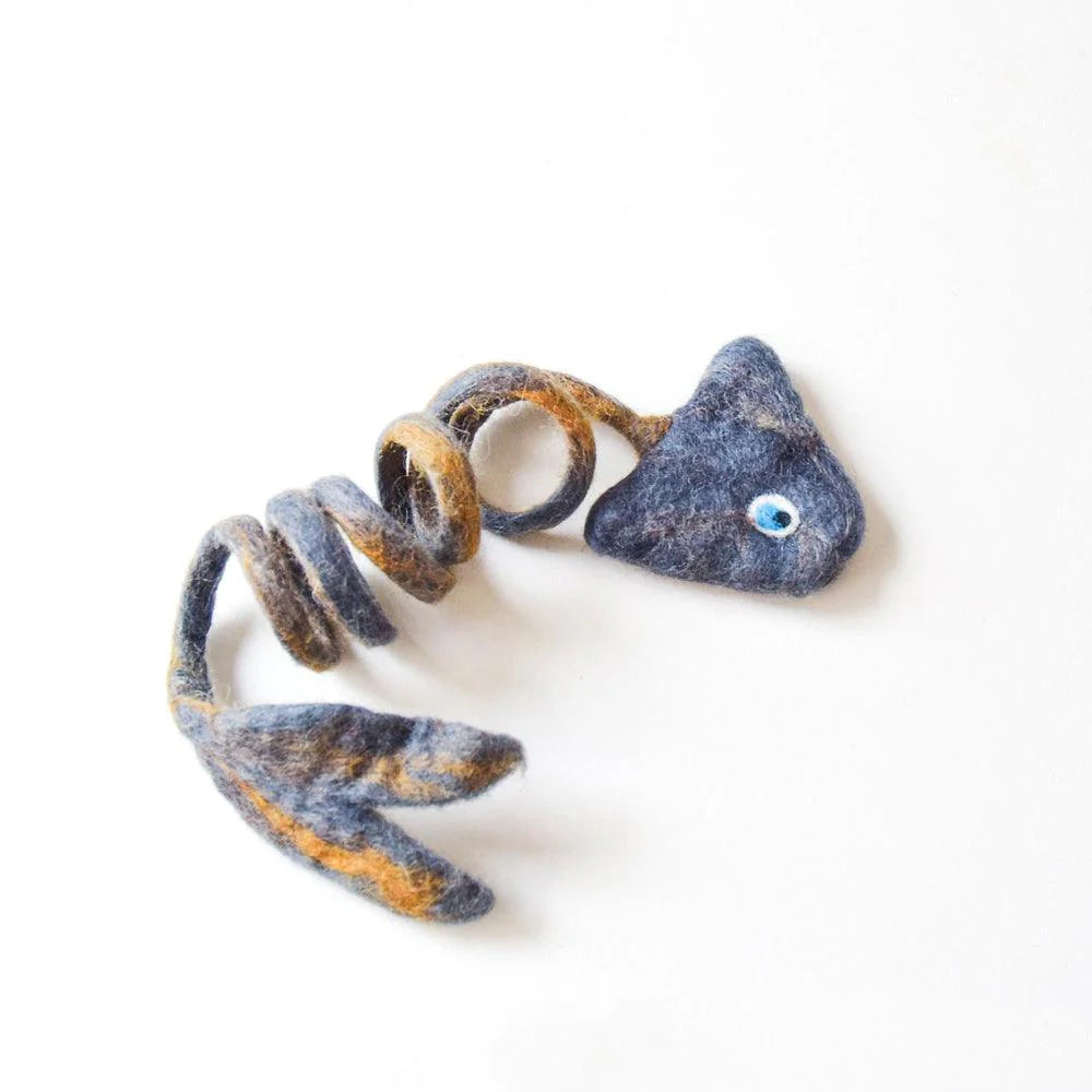 Pryde Pets Handmade Felt Fish Kicker Toy Grey