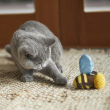 Kazoo Cat Toy Buzzing Bee
